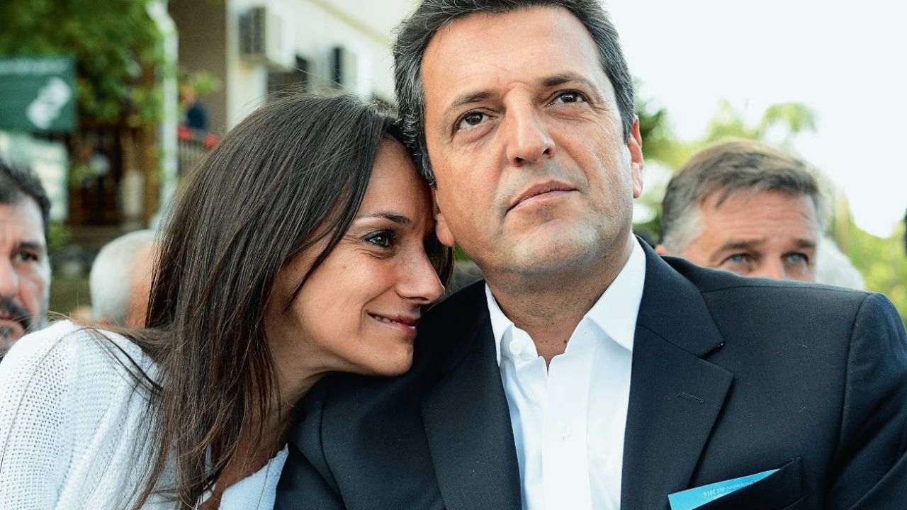 Denuncian penalmente a Massa por incremento de presupuesto para AySA y su esposa Galmarini