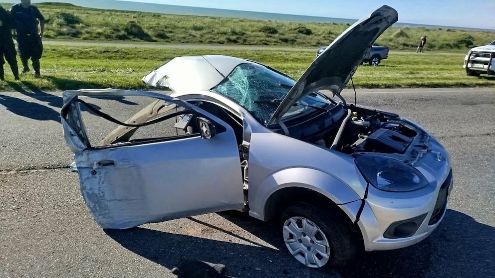 Murió un nene tras impactante choque en la Ruta 11: el auto quedó partido por la mitad