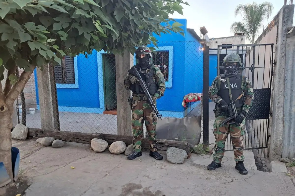 Siete tucumanos están involucrados en el tráfico internacional de armas