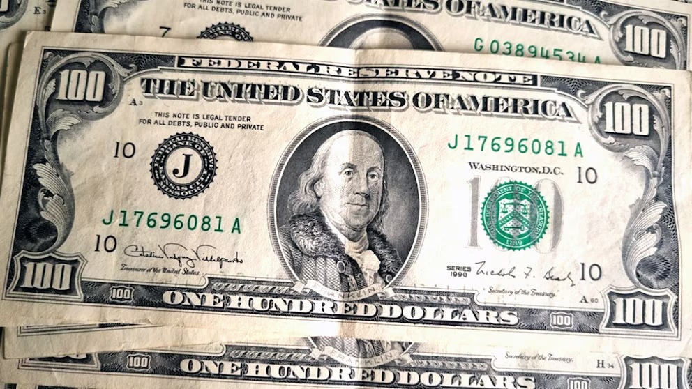 Dólares “cara chica”: el BCRA explicó que va a pasar con la recepción de billetes antiguos en bancos