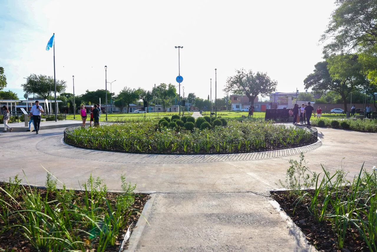 El Municipio de la Capital tucumana recupera un espacio verde más: se trata de la Plaza Sortheix,  del Barrio Juan B. Terán