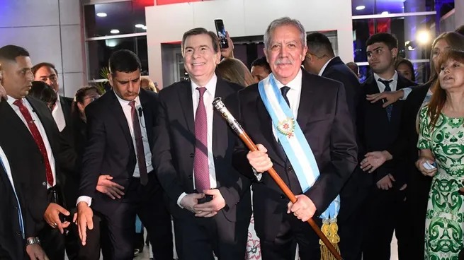 Santiago del Estero y Corrientes tienen nuevo gobernador