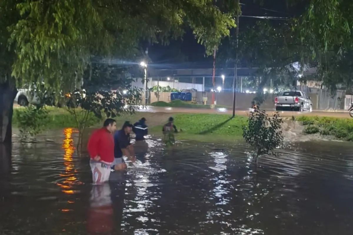 Las lluvias provocaron anegamientos en el sur tucumano y hay familias evacuadas