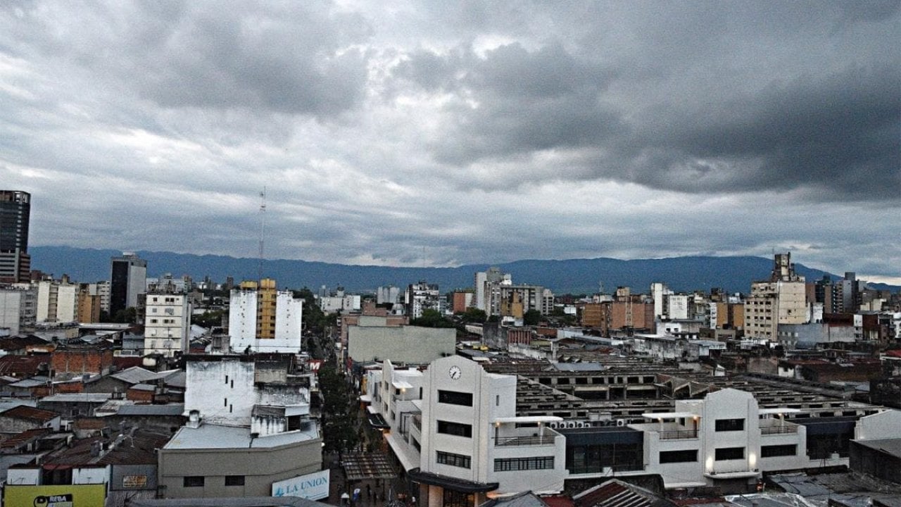 Domingo gris y lunes inestable en Tucumán: lluvias lloviznas y leve mejora hacia la tarde