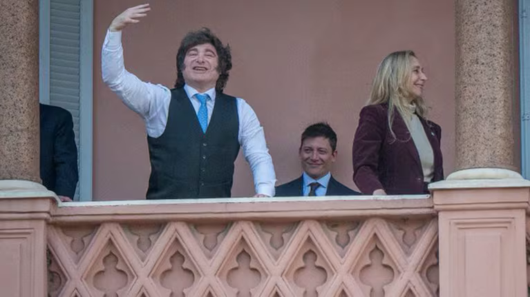 Tras el caso Adorni, el Gobierno intenta blindar a Milei y volver al eje económico
