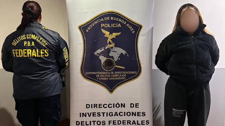 Detuvieron a una policía acusada de drogar y robar a hombres tras contactarlos por apps de citas