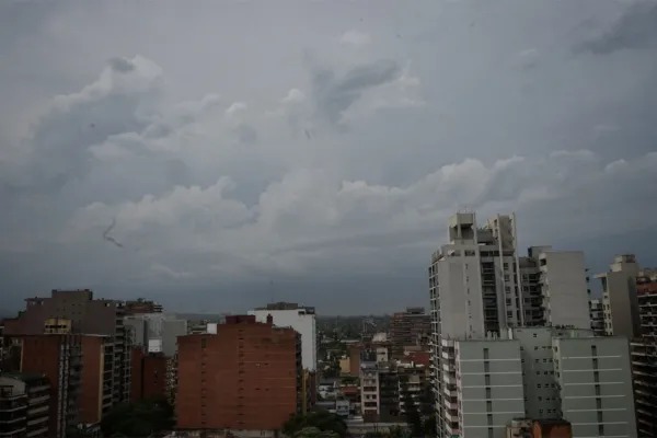 Domingo gris y fresco en Tucumán: se esperan nubes y altas probabilidades de lluvias