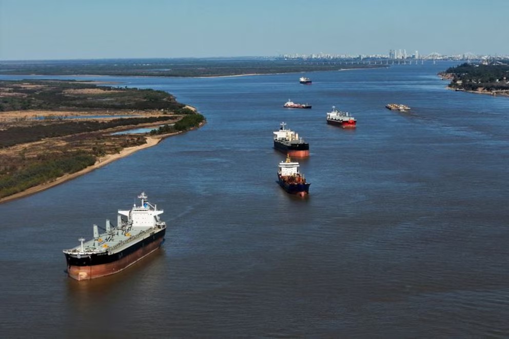 El Gobierno completó el proceso de privatización de la Hidrovía, principal vía de exportaciones del país