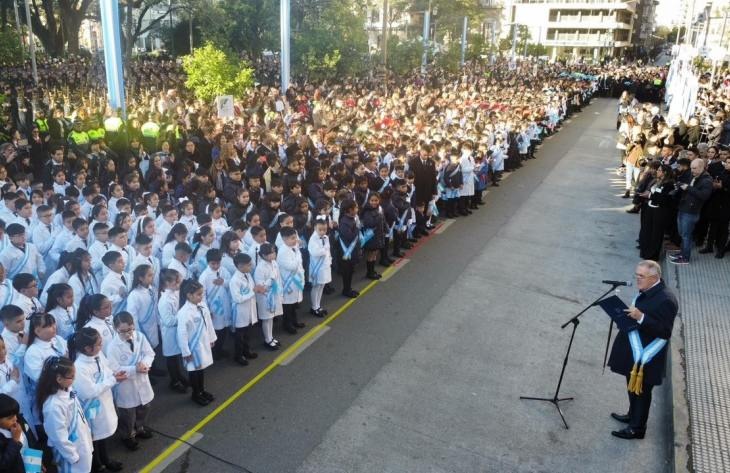 Estudiantes de Tucumán fueron protagonistas del acto por el Día de la Bandera