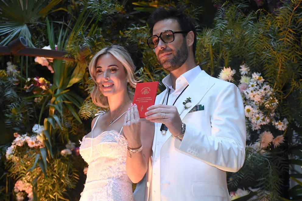 Allanaron a Jesica Cirio y a Elías Piccirillo tras la difusión de videos de la modelo con miles de dólares en efectivo