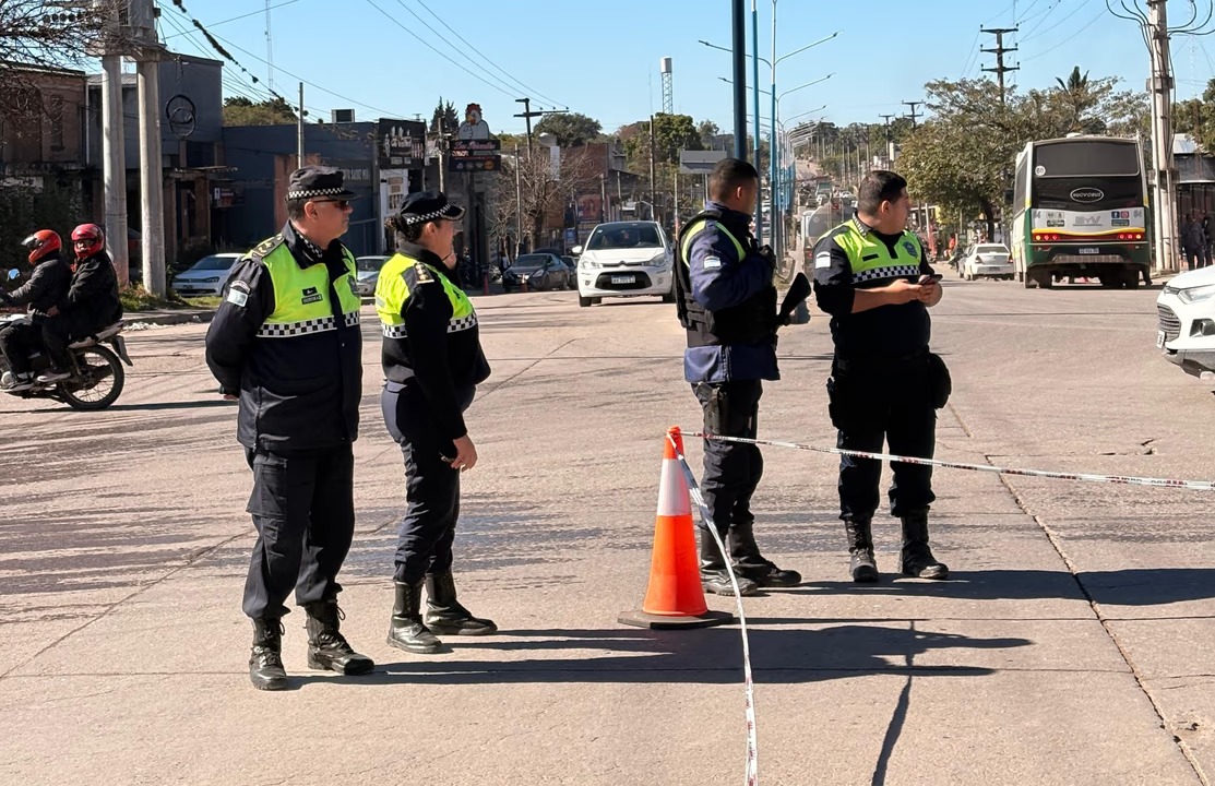 Conmoción en Tucumán: el choque entre una moto y un colectivo terminó con la vida de una joven
