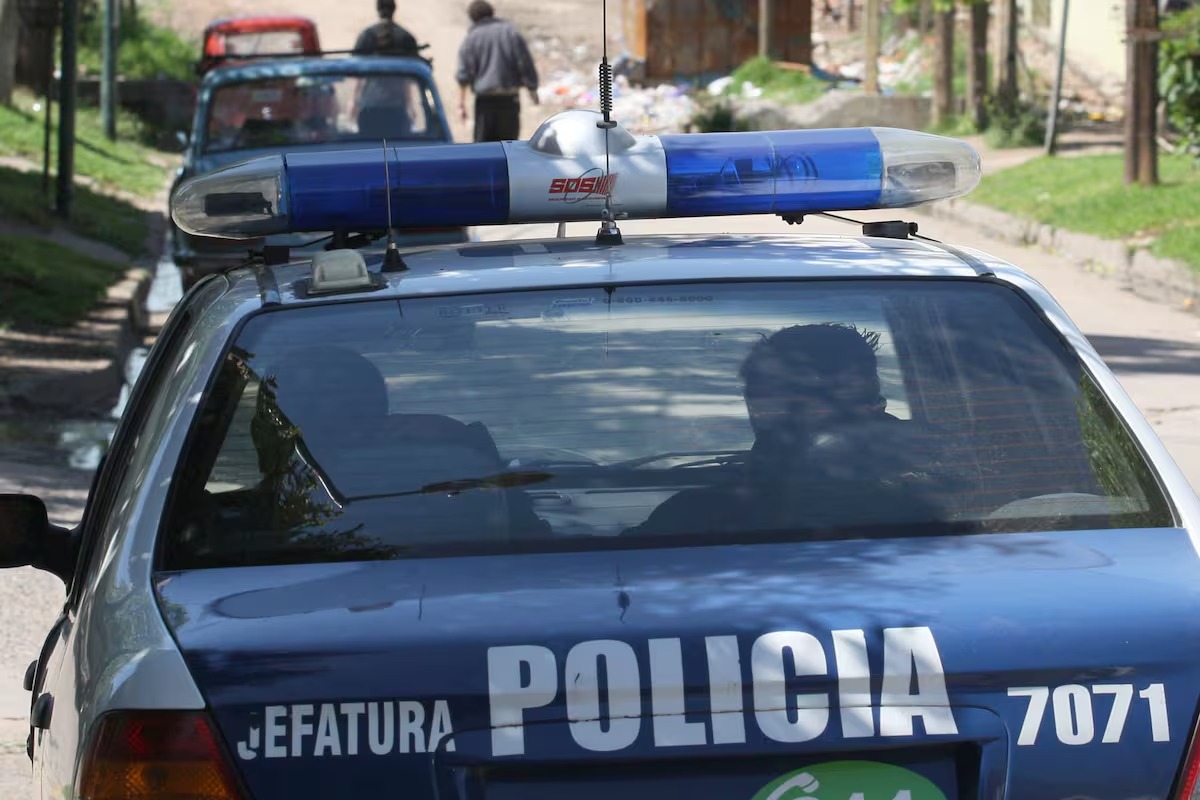 Parricidio: asesinó a su madre y enterró el cuerpo en el patio de la casa e intentó matar a su padre