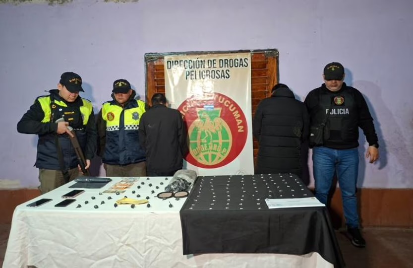 Cayó un kiosco de drogas en Manantial Sur: secuestraron cocaína, marihuana y dinero en efectivo