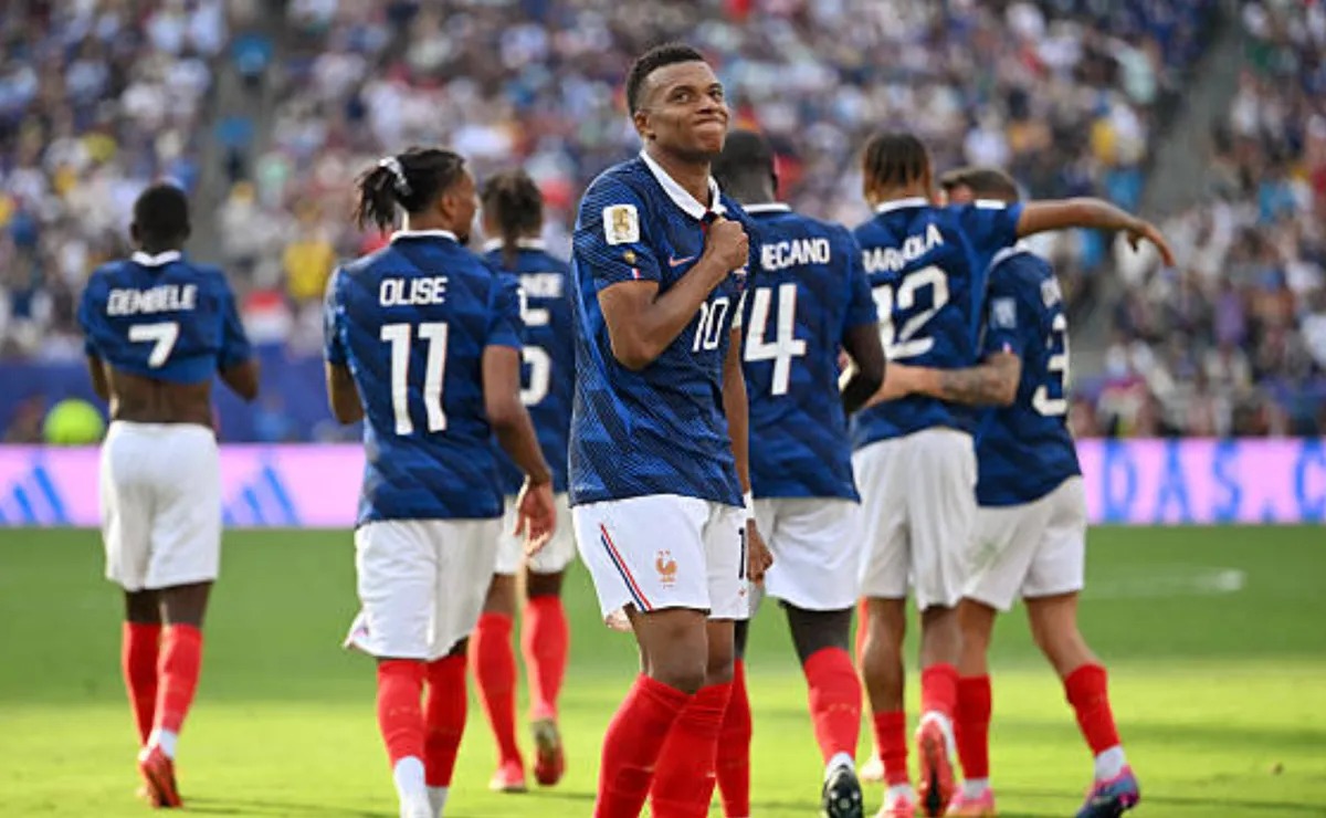 Francia goleó 3-0 a Suecia y jugará ante Paraguay los octavos de final del Mundial 2026