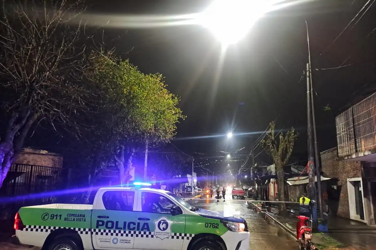 Tucumán: un motociclista murió en Bella Vista tras chocar contra una camioneta estacionada