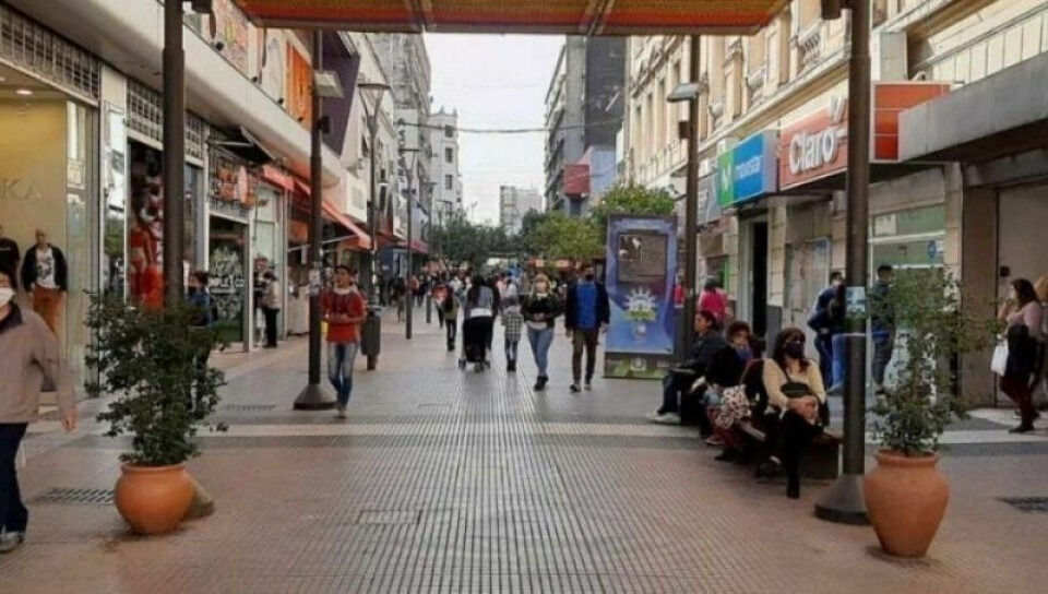 Este martes el comercio tucumano trabajará hasta el mediodía y volverá a abrir por la tarde