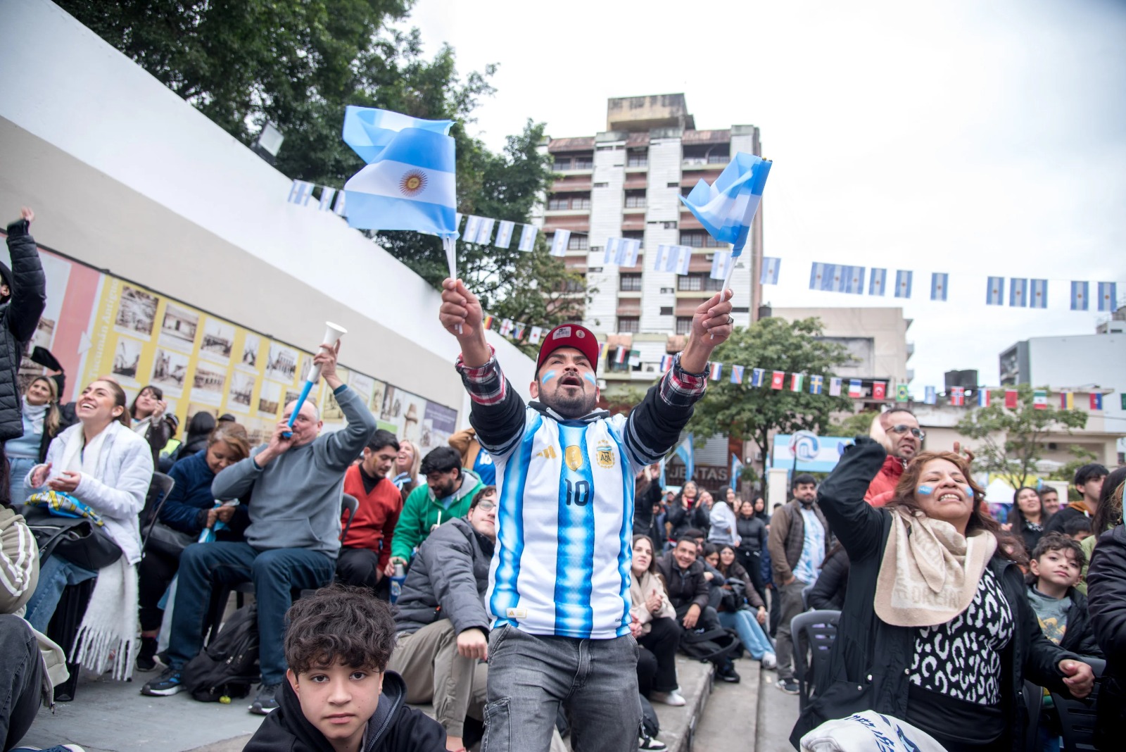 La Plaza Temática vuelve a ser el Punto Mundialista de SM de Tucumán para alentar a la Selección Argentina ante Egipto