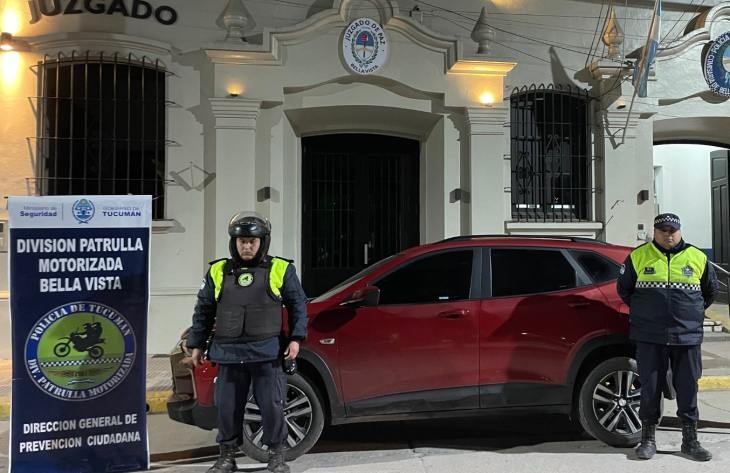 Detienen a un hombre que extraía dinero de un cajero usando varias tarjetas de distintos titulares en Tucumán