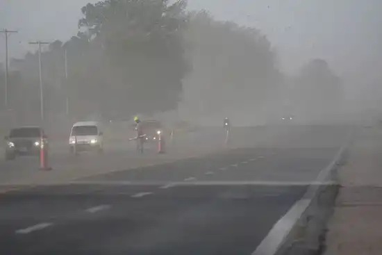 Tucumán continúa bajo alerta amarilla por ráfagas de viento Zonda: la máxima alcanzará los 30°C este viernes