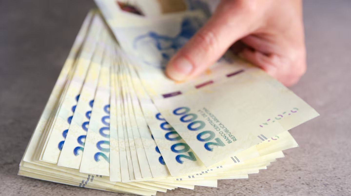 Los salarios aumentaron 2,2% en mayo y quedaron por encima de la inflación según informó el INDEC