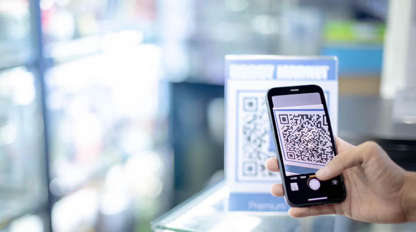 El “efectivo” en retroceso: 8 de cada 10 argentinos ya pagan con el celular y las billeteras digitales