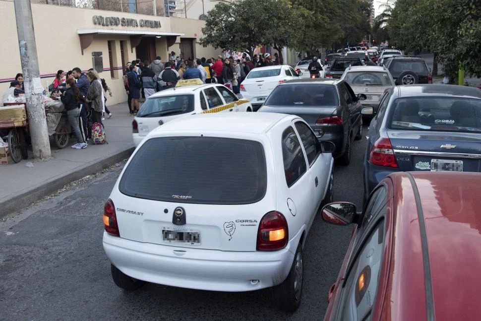 San Miguel de Tucumán a ciegas: la desidia municipal que transforma el tránsito en un caos cotidiano
