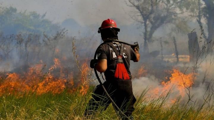 Sacrificio a cambio de nada: la lucha de los Bomberos Voluntarios en Tucumán