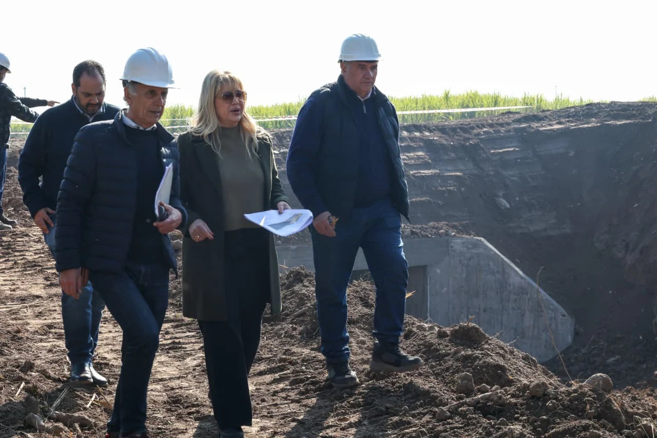 SM de Tucumán: Chahla supervisó la obra hidráulica en el Barrio 360 Viviendas, que ya tiene un avance del 60%