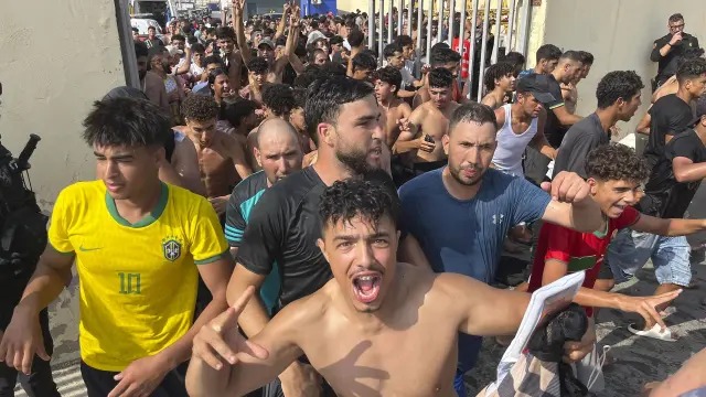 Avalancha de inmigrantes en España: Ceuta sufre un “colapso” con la entrada de miles de migrantes y la policía intenta frenarlos sin resultado