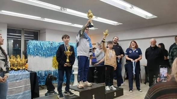 Tres tucumanos representarán al país en el Mundial Escolar de Ajedrez tras una destacada actuación nacional