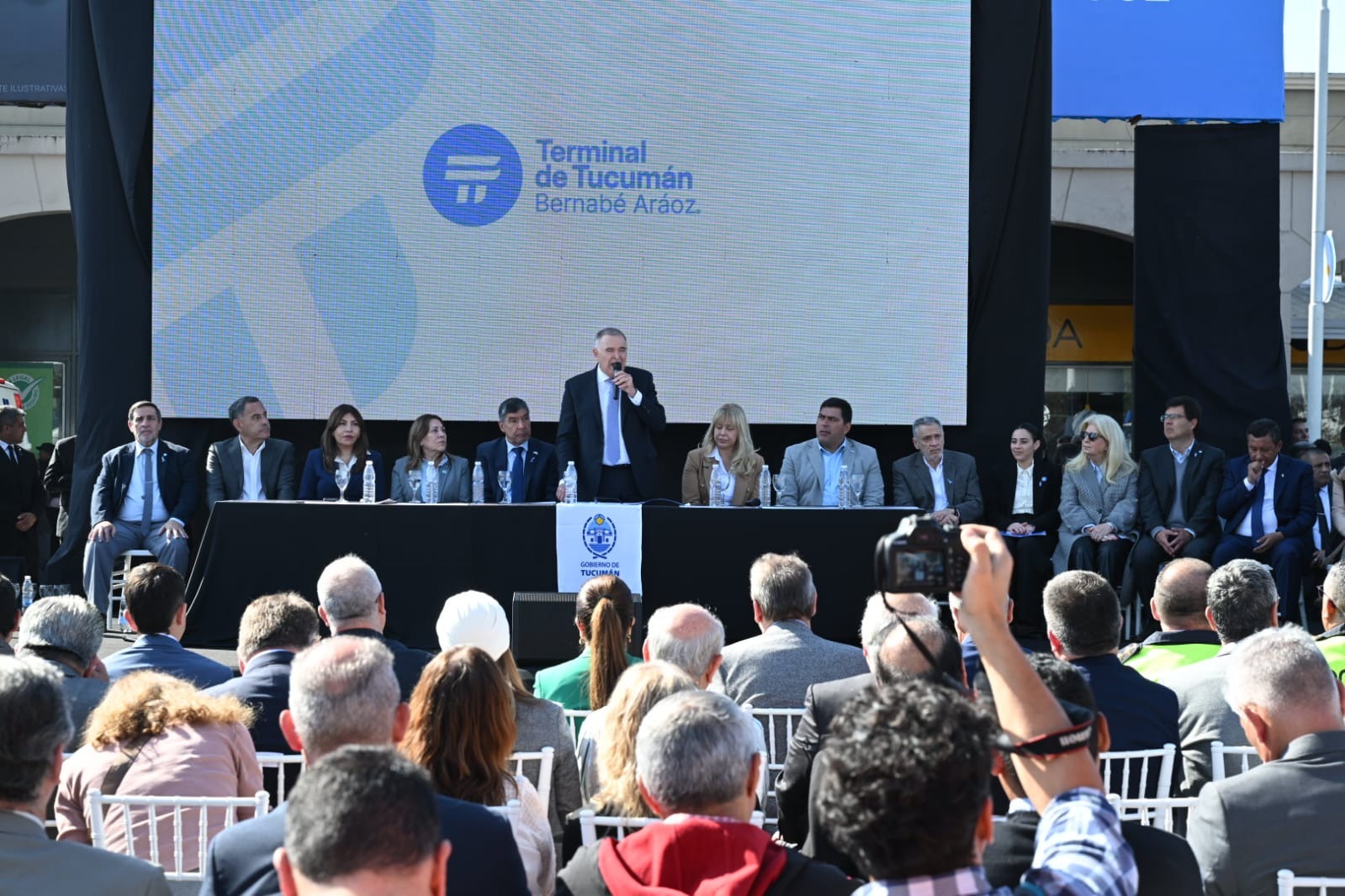 Jaldo en el comienzo de obras de la Terminal de Ómnibus: “Le vamos a dar toda la comodidad, el confort y la tecnología que los tucumanos nos merecemos”