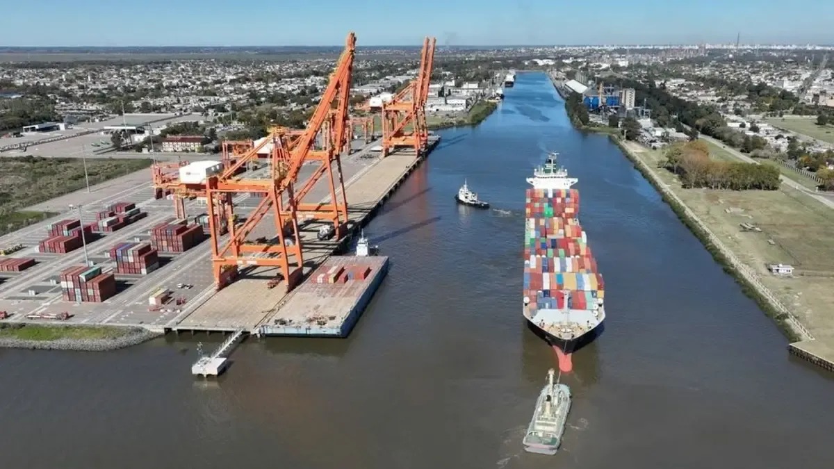 Paro portuario en Argentina: 140 buques frenados complica el comercio exterior y la distribución de combustible