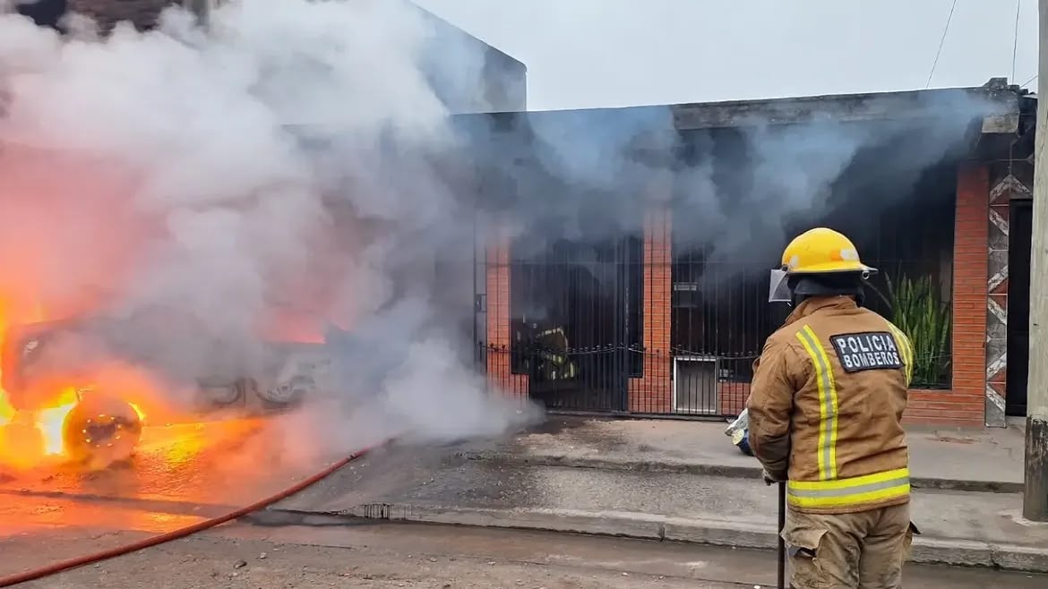 URGENTE: un incendio generó momentos de tensión este sábado en Silvano Bores al 900, en SM de Tucumán
