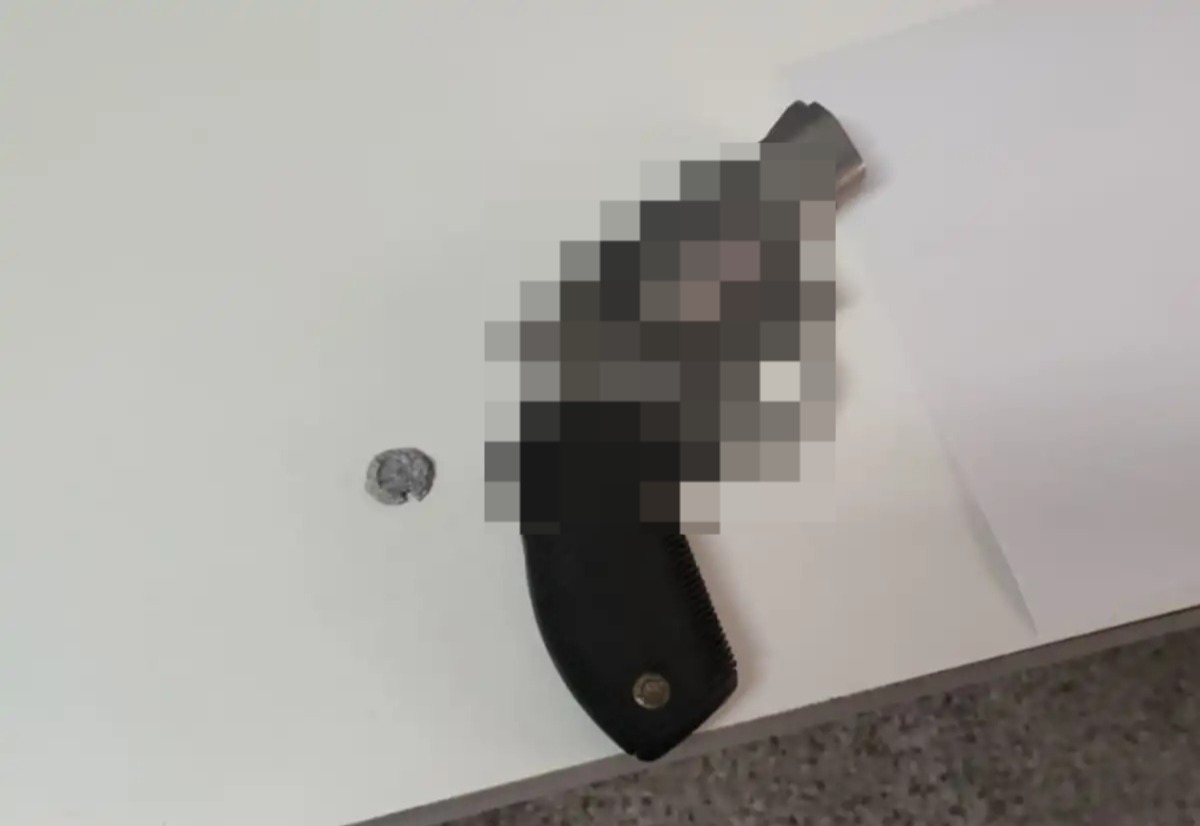 Un hecho gravísimo ocurrió en una escuela de Tucumán: un alumno de 14 años realizó un disparo dentro del aula con el arma que llevó