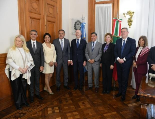 El Embajador italiano visitó Tucumán y fue recibido por el vicegobernador Acevedo