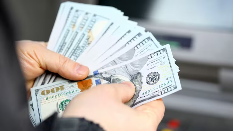 Se aceleró la demanda de dólares: los argentinos compraron la cifra más alta desde las elecciones de 2025