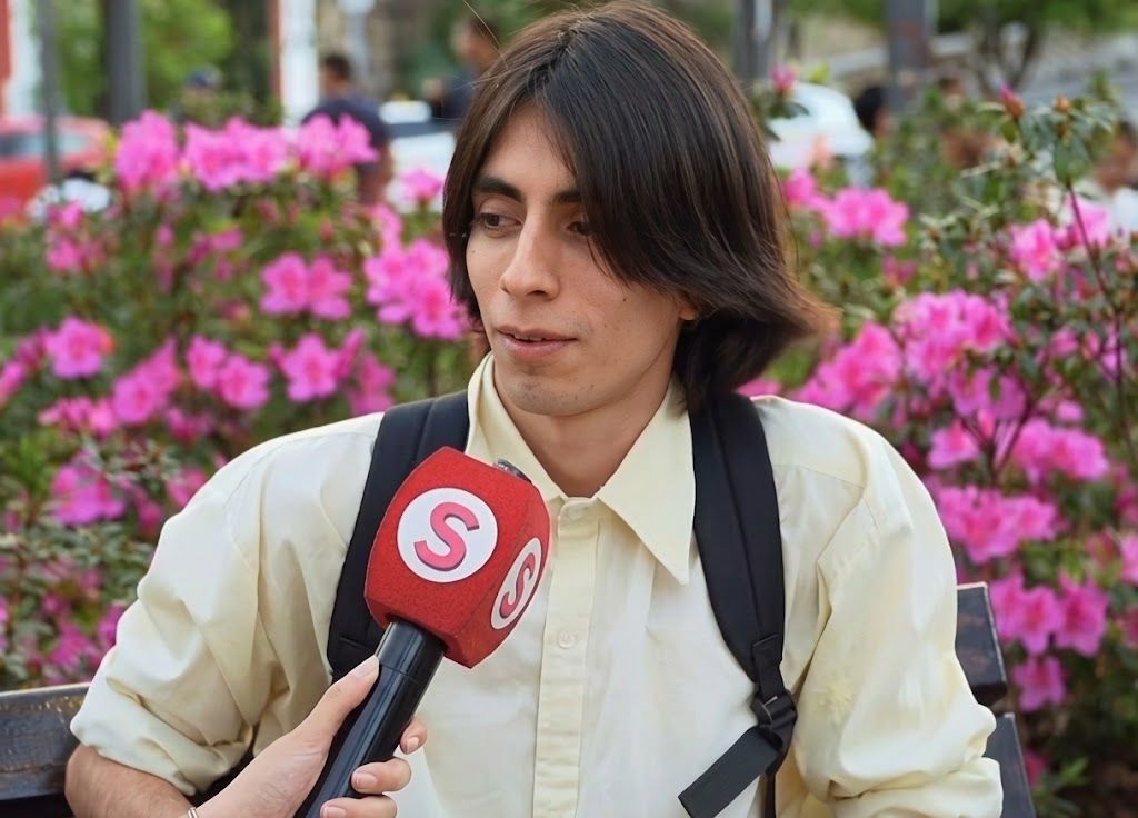 “El Kakas” sin filtro: el therian tucumano que pasó de una infancia marcada por dificultades y el contenido para adultos a convertirse en el rey del “farmear aura”