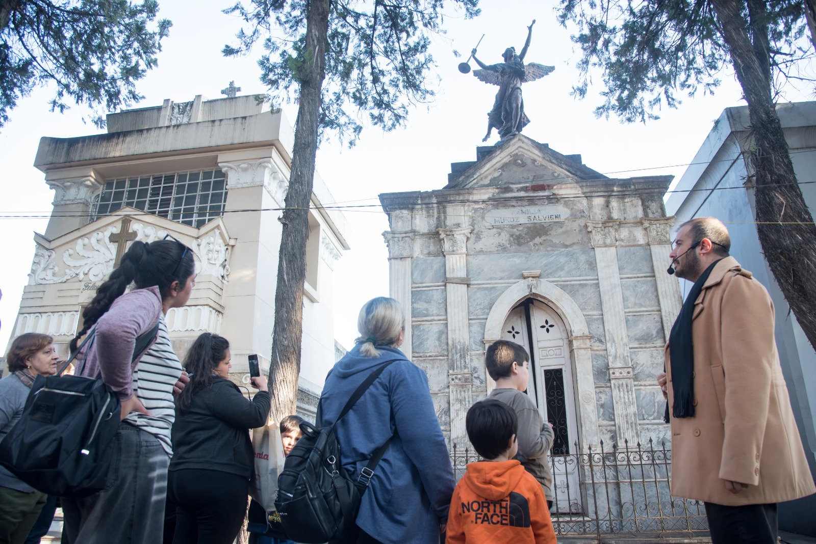 SM de Tucumán: el Cementerio del Oeste suma visitas guiadas para descubrir su historia y patrimonio escultórico