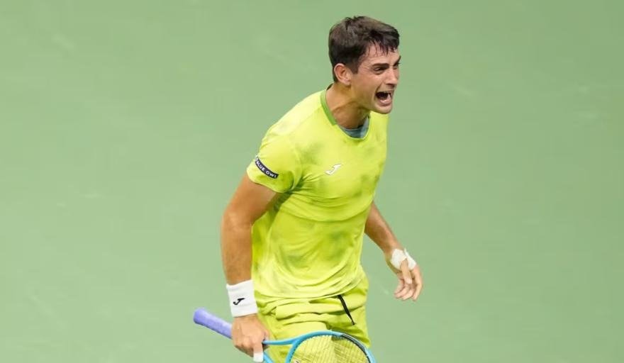 US Open: histórico triunfo del argentino Mariano Navone al vencer a Novak Djokovic en la primera ronda