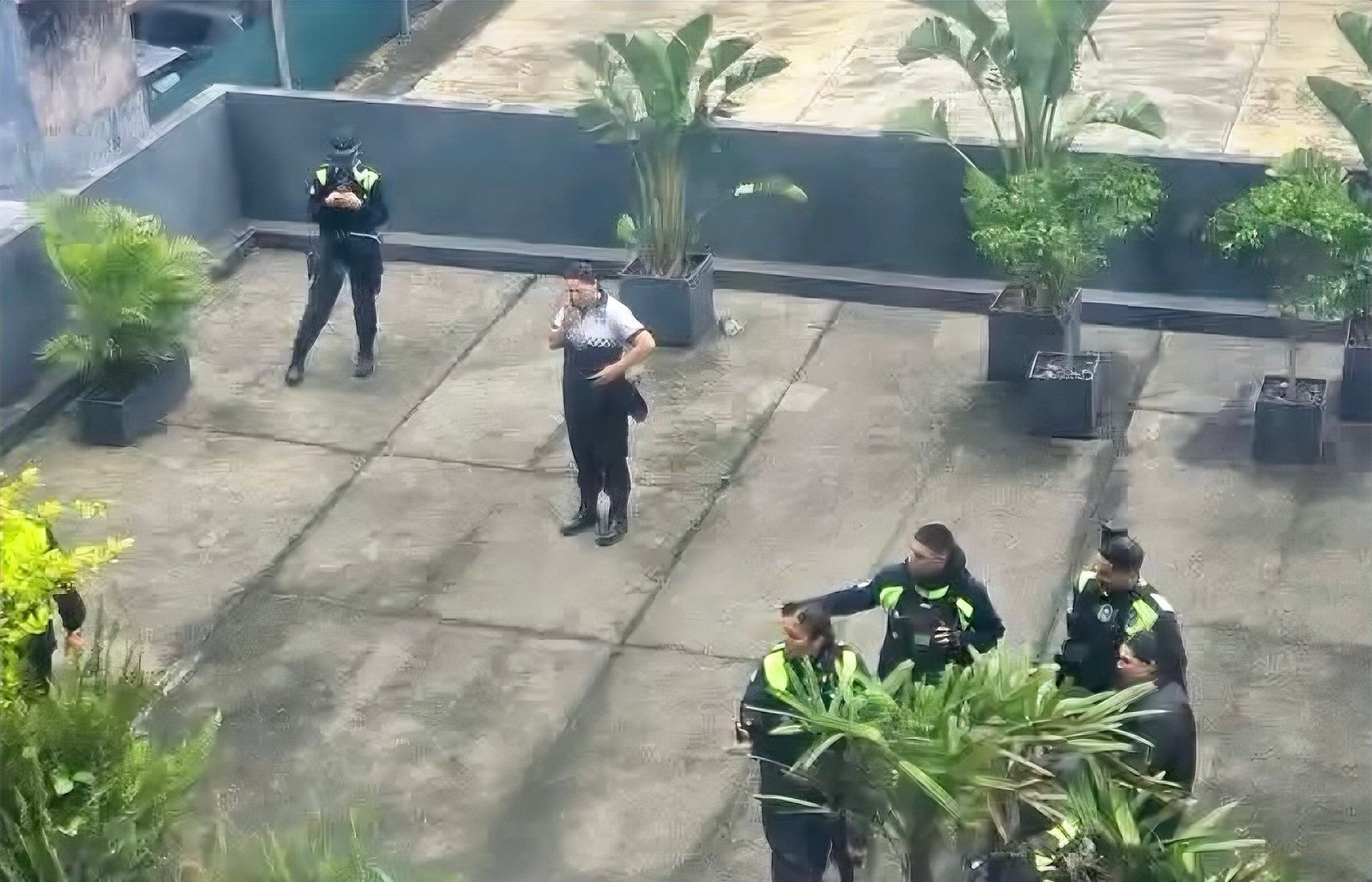 Investigan la muerte de una mujer tras caer de un edificio en Barrio Sur