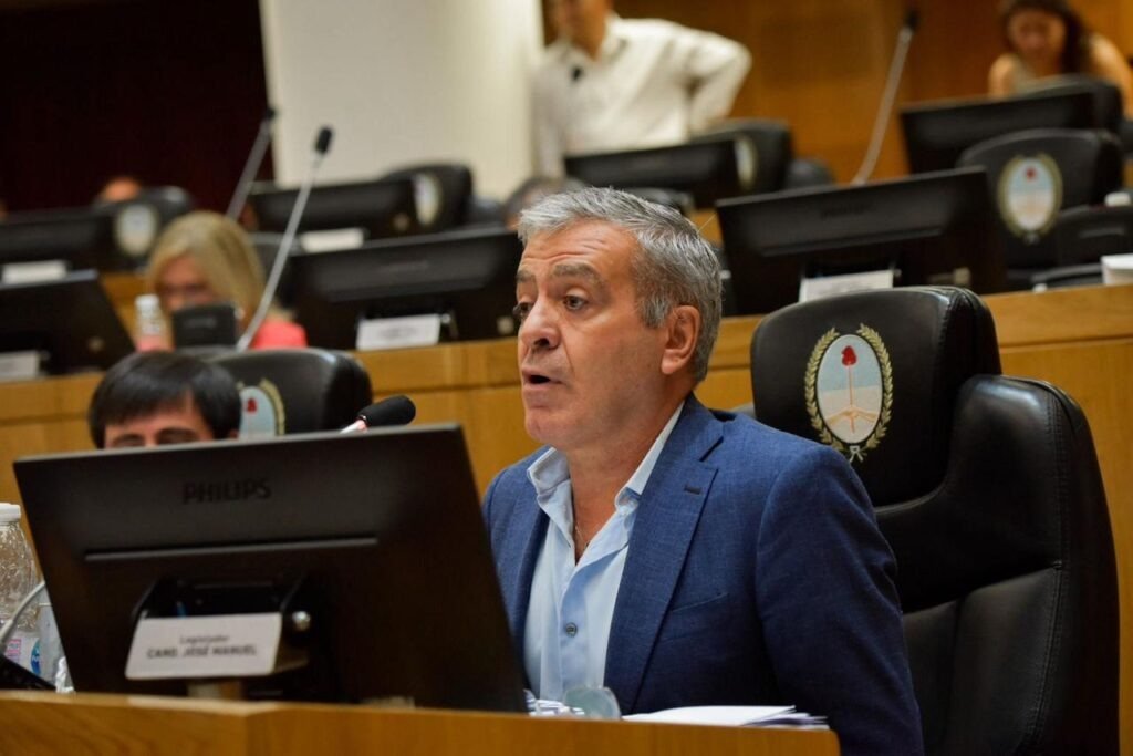 El legislador Cano exigió frenar la circulación nocturna de rastras cañeras tras las tragedias en el sur tucumano