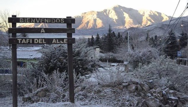 Ola polar en los Valles Calchaquíes: volvió a nevar en Tafí del Valle