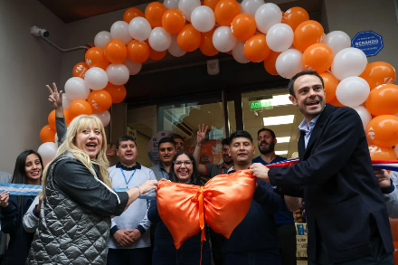 Chahla acompañó la apertura del primer Carrefour Express de Tucumán: “Si les va bien a las empresas, nos va bien a todos”