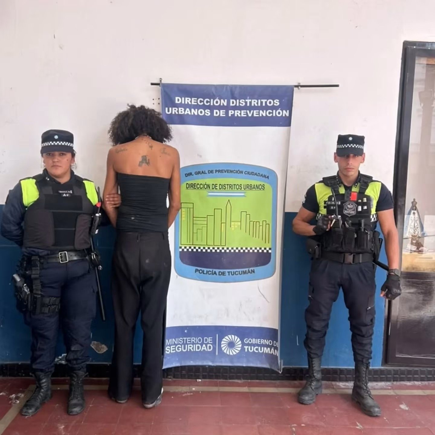 Insólito episodio frente a Tribunales: una mujer trans fue demorada por exhibicionismo en plena vía pública