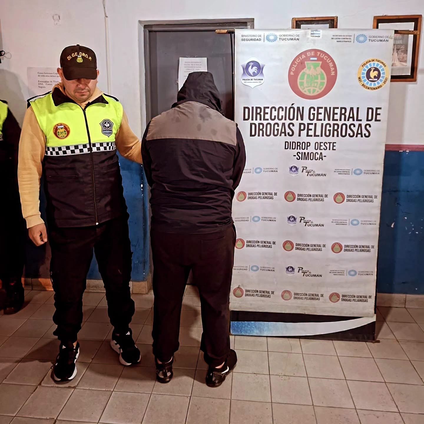 Tucumán: detuvieron en Famaillá a un hombre condenado a cuatro años de prisión por comercialización de drogas