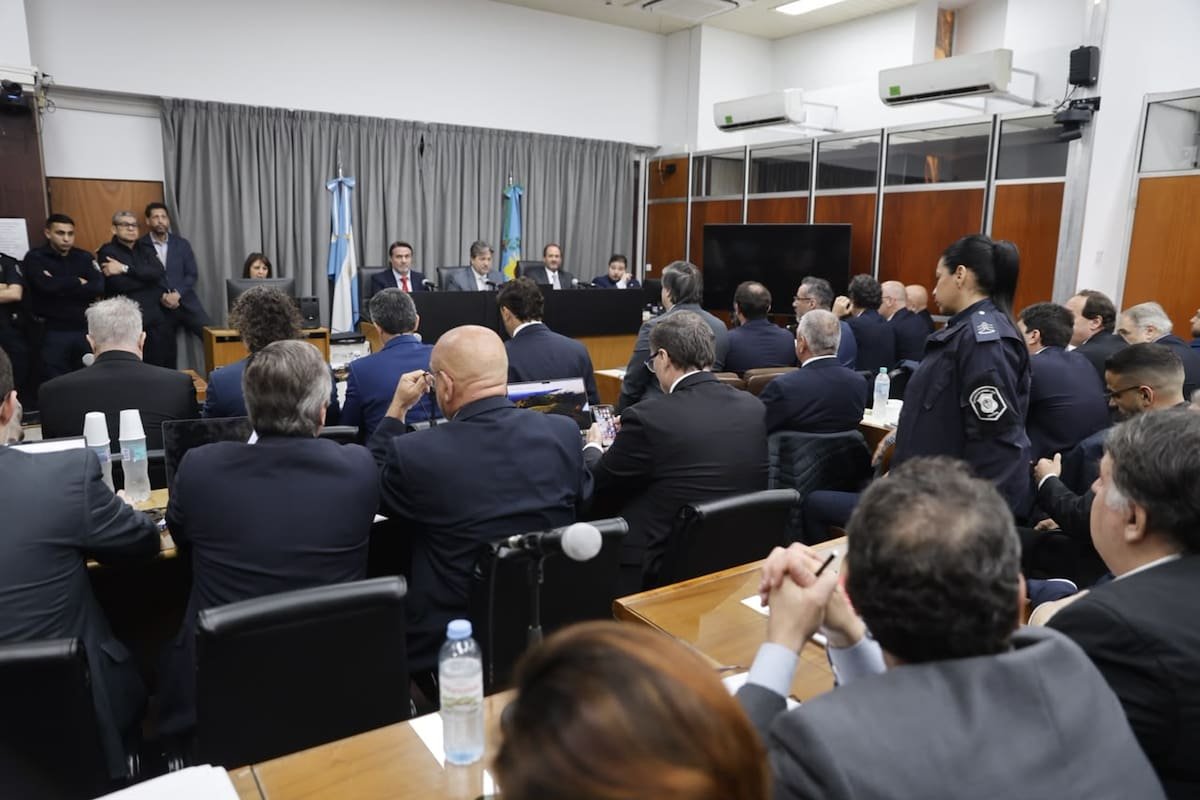 Juicio por la muerte de Maradona: un juez se quebró al anunciar cuándo se conocerá el veredicto